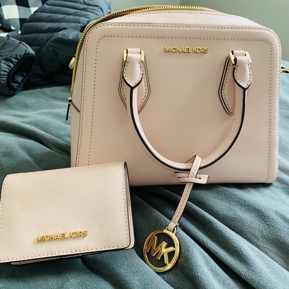 Michael Kors Handbags - MK purse and wallet